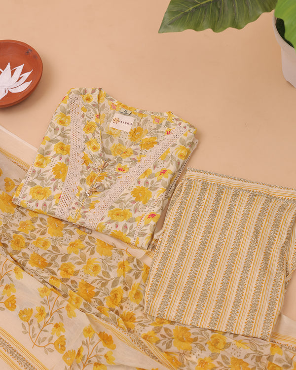YELLOW ROSETTE SET
