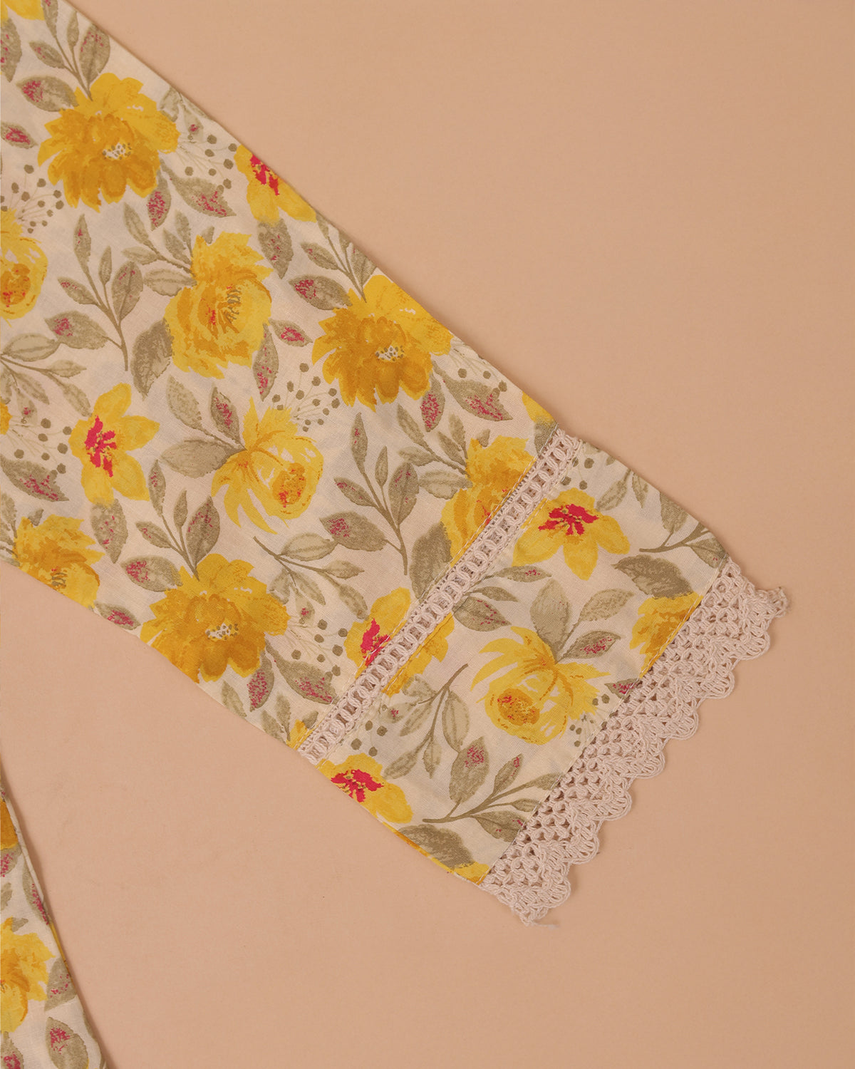 YELLOW ROSETTE SET